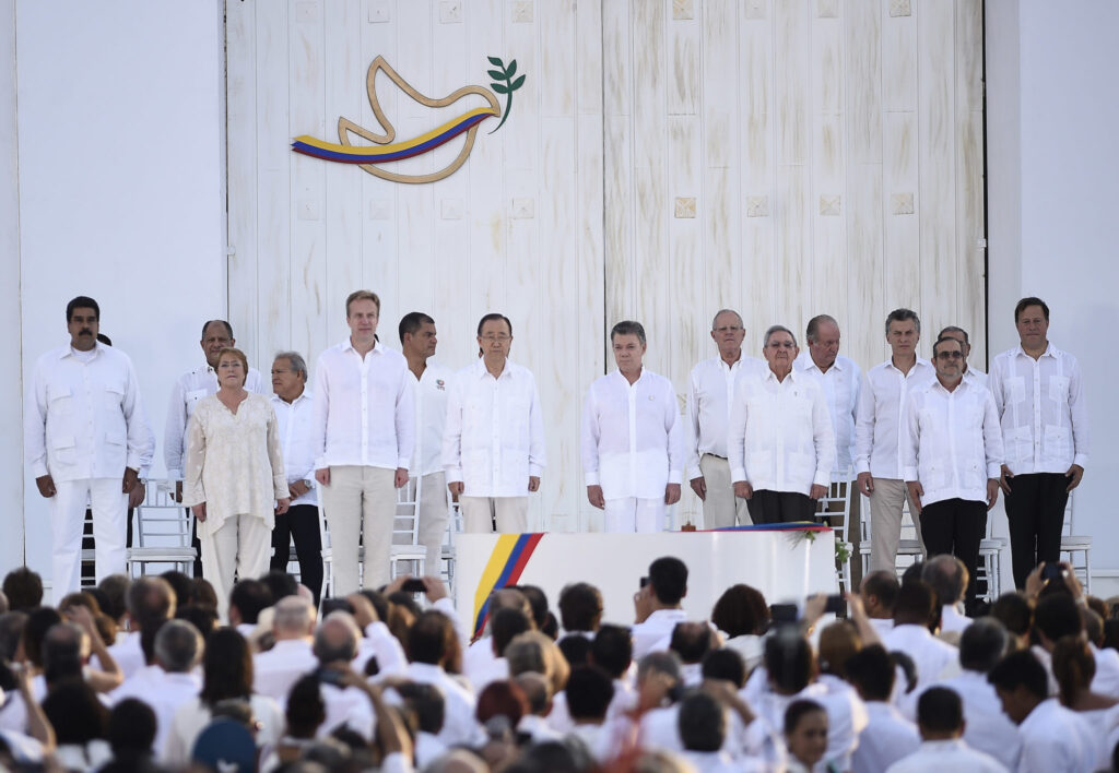 Colombia government and FARC sign peace agreement in Colombia