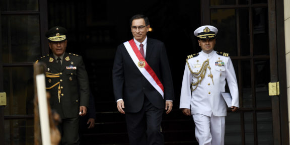 Vizcarra with military personnel