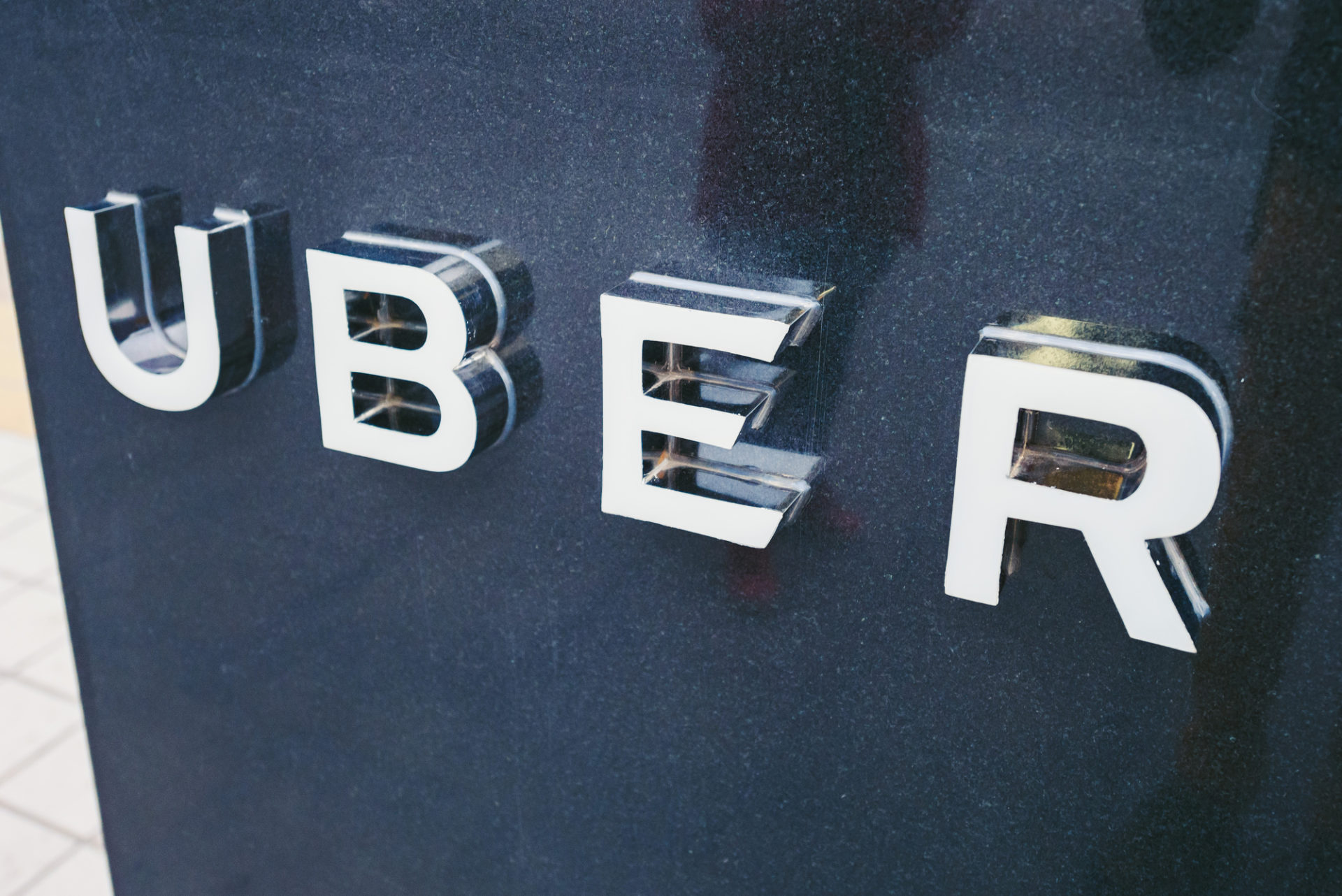 Uber’s departure from Colombia sparks debate over app regulation