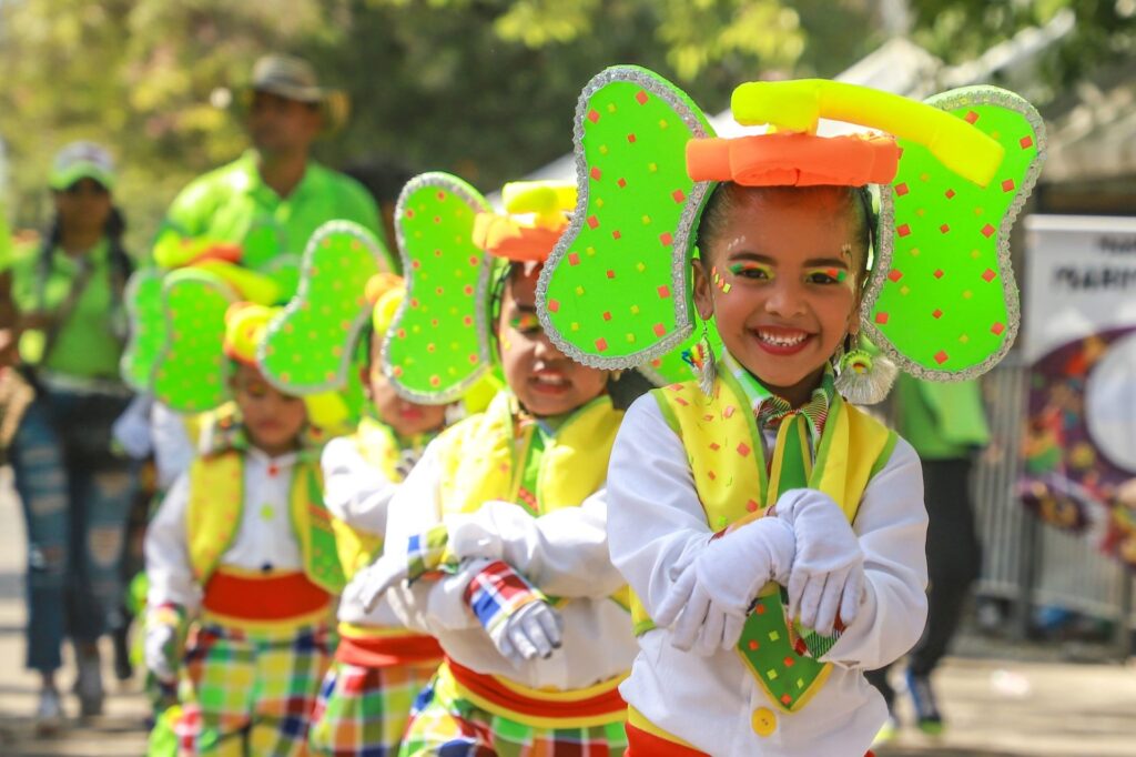 Carnaval des enfants : Carnaval, parade a Folkling