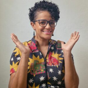 This image has an empty alt attribute; its file name is Lud-silva-300x300.jpeg