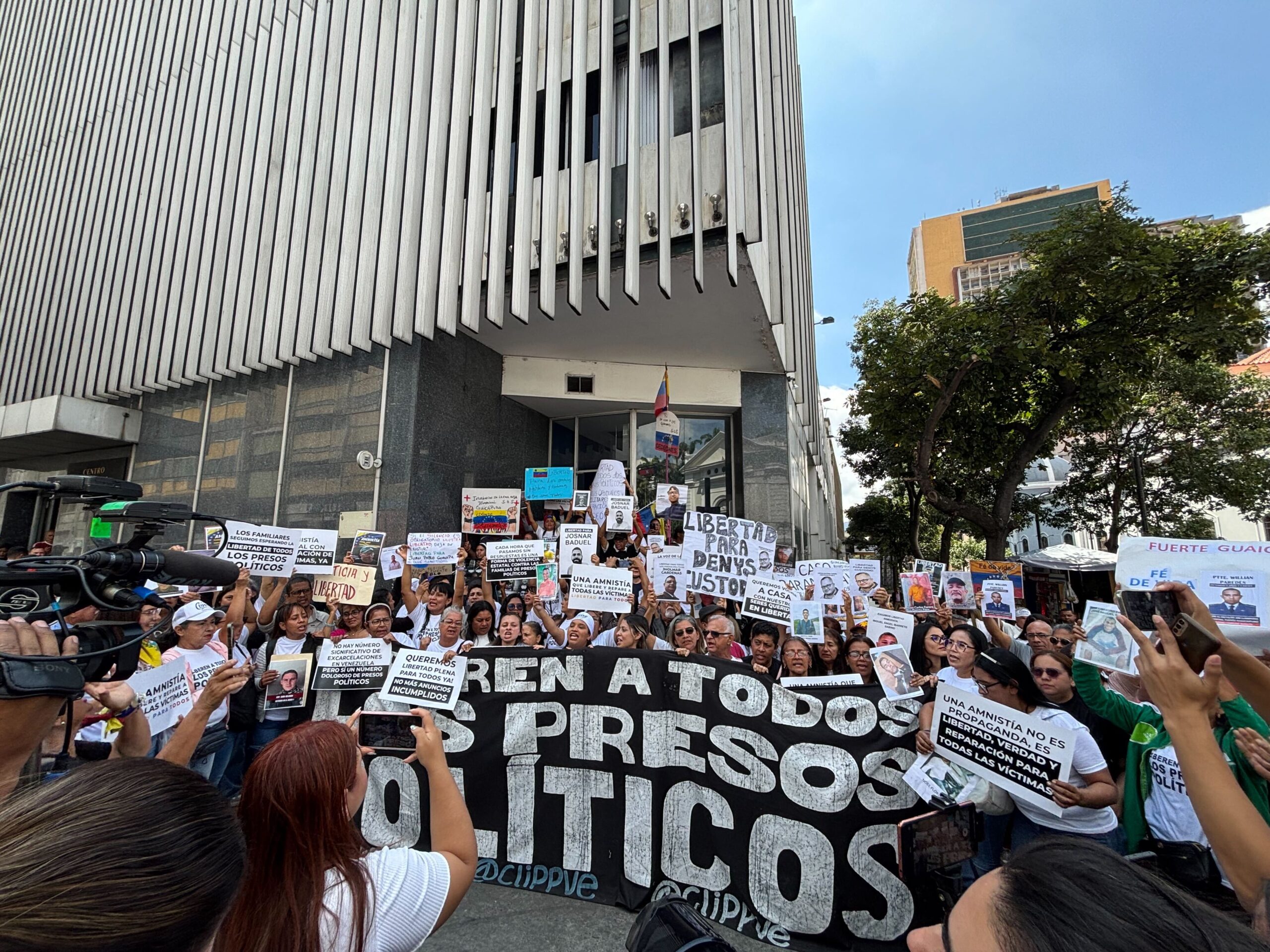 Half of political prisoners could be excluded from Venezuela’s amnesty law: rights group