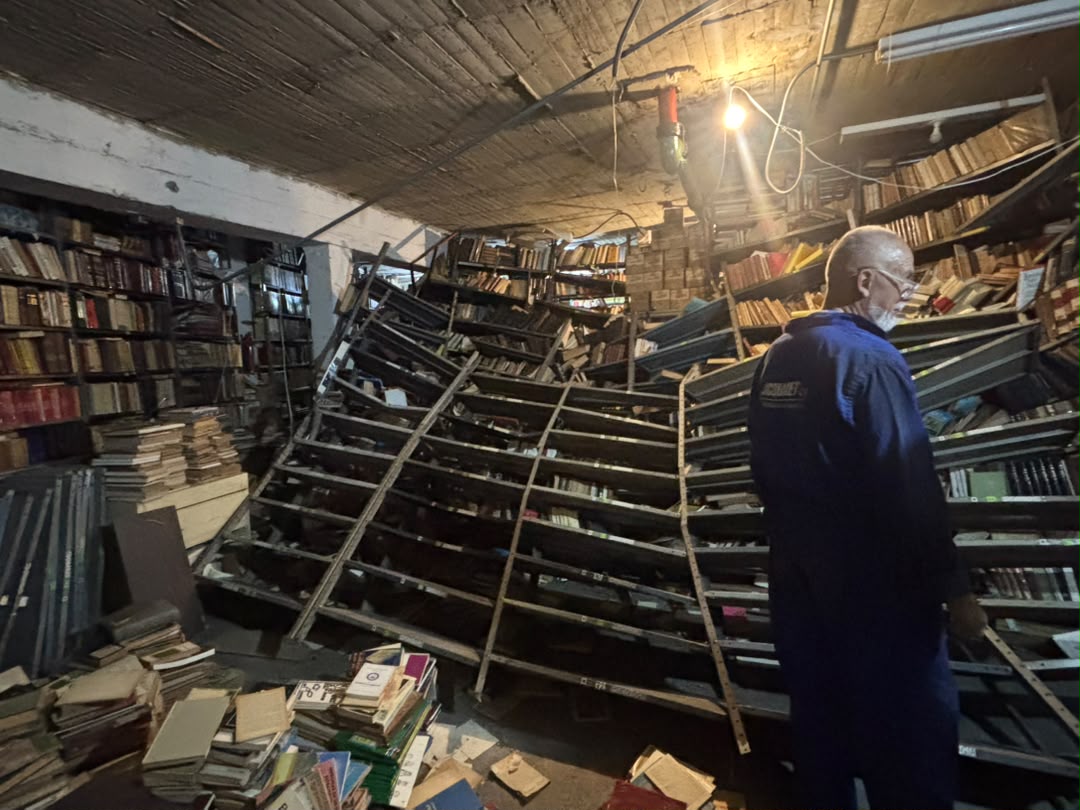 A labyrinthine bookstore in Caracas tries to recover from earthquake damage