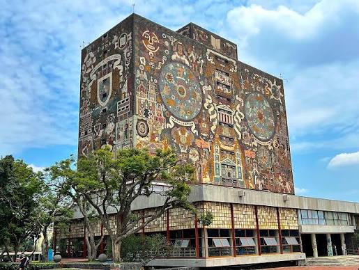 Mexico’s largest university to retest applicants over suspected AI cheating